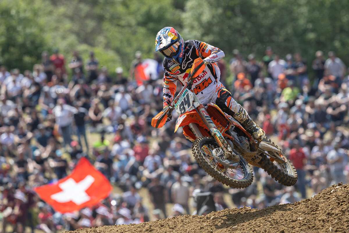Double MX2 French Grand Prix podium result as Adamo nears red plate