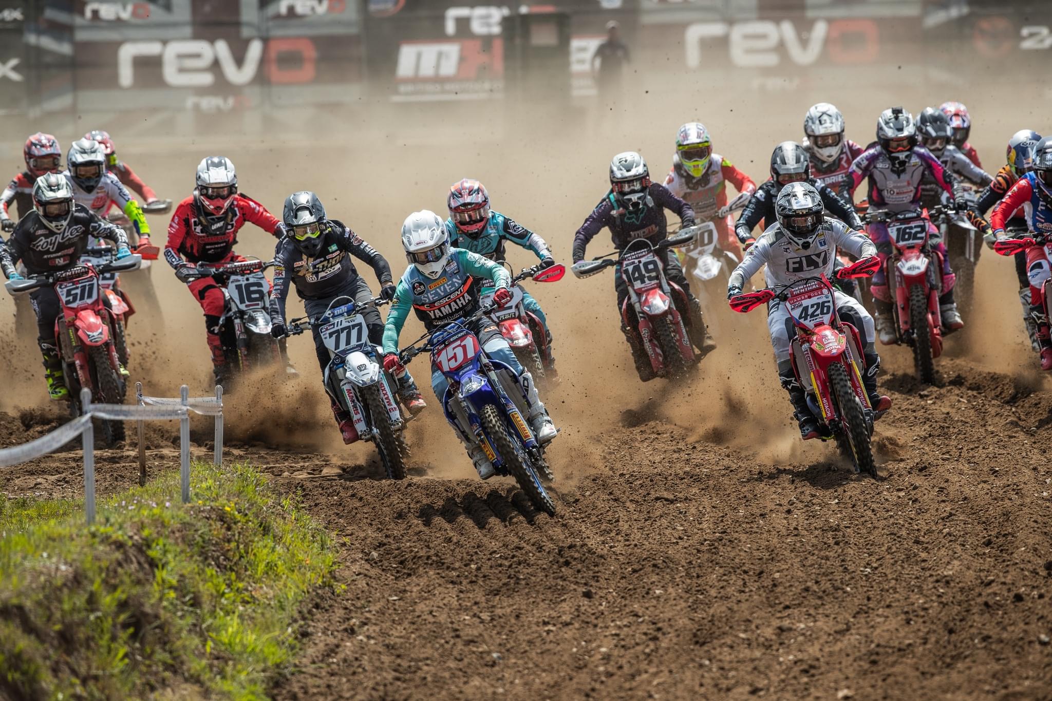 Roaring Engines and Thrilling Rivalries: Hawkstone Park Set for Motocross Madness in the Revo ACU British Championship!