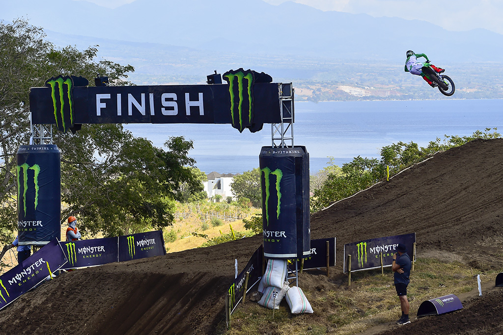 Febvre and L.Coenen lead from start to finish to dominate their RAM Qualifying Races
