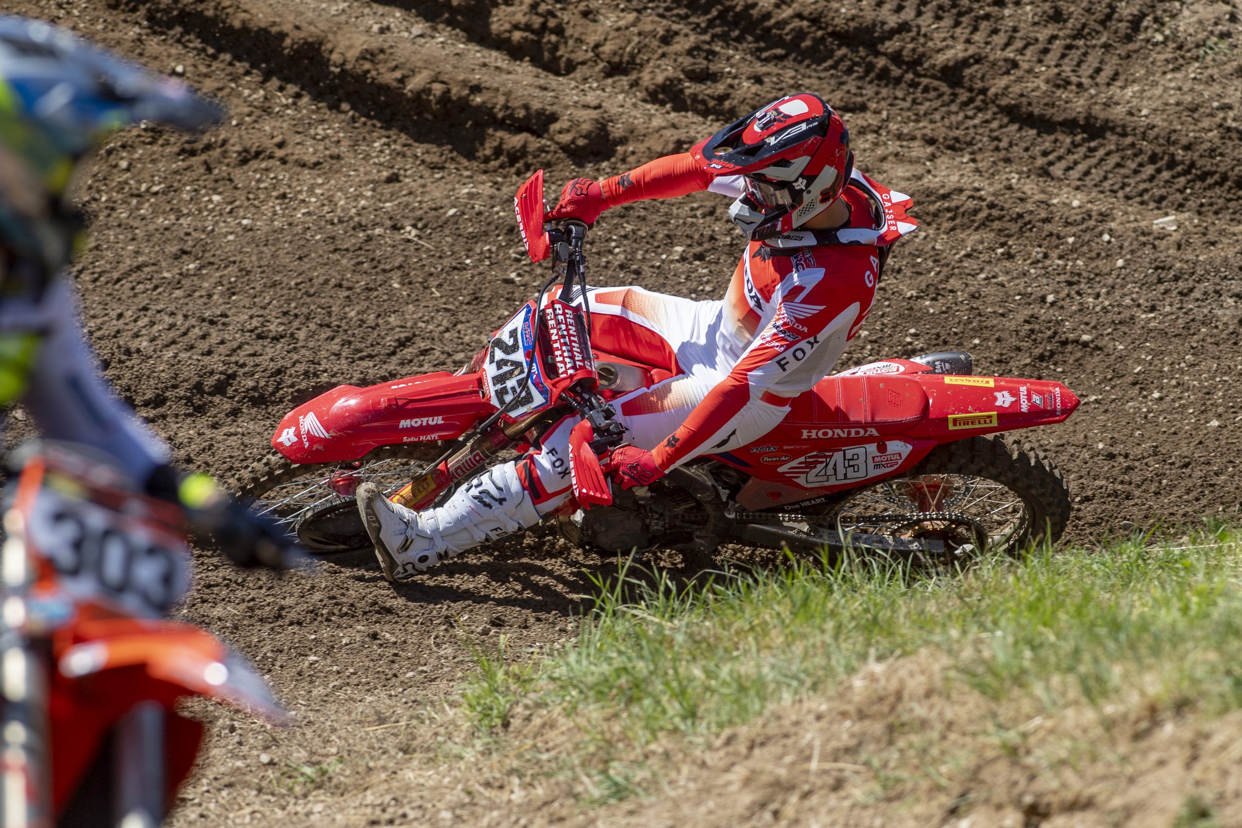 Solid performances from Fernandez and the returning Gajser at Loket