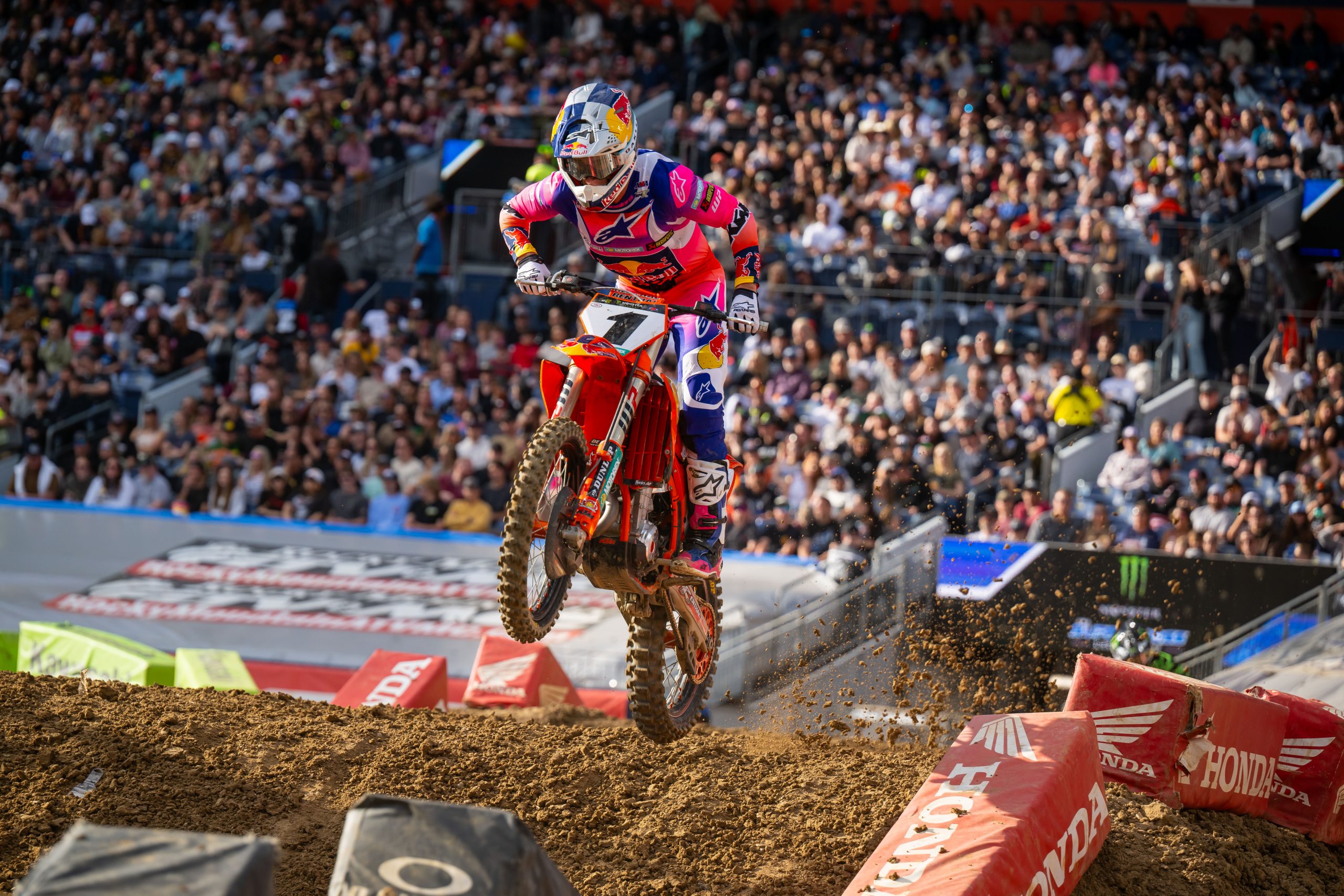 Chase Sexton fights hard for eighth in penultimate round of Supercross