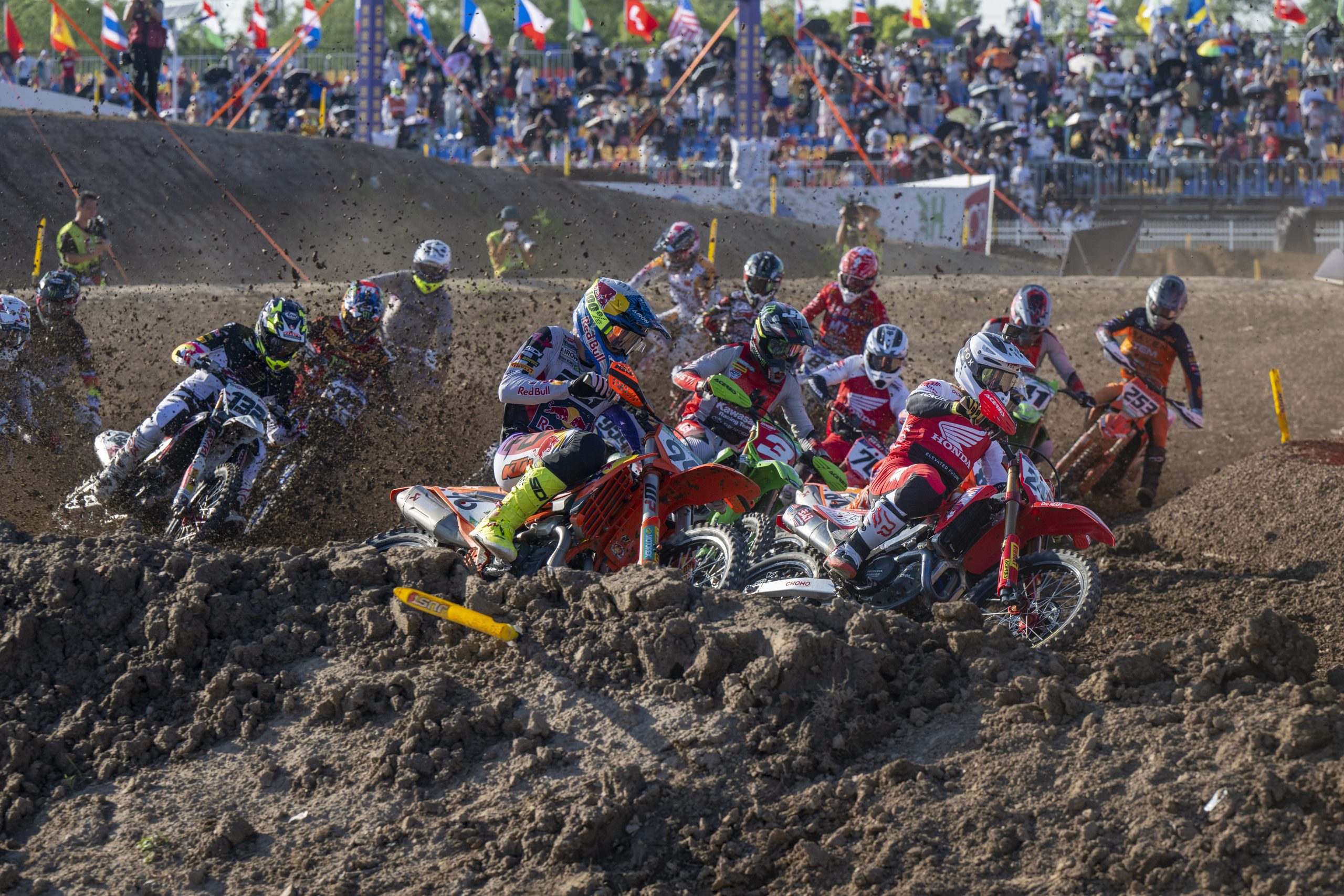 Honda HRC flying high as they take on the final round in Australia