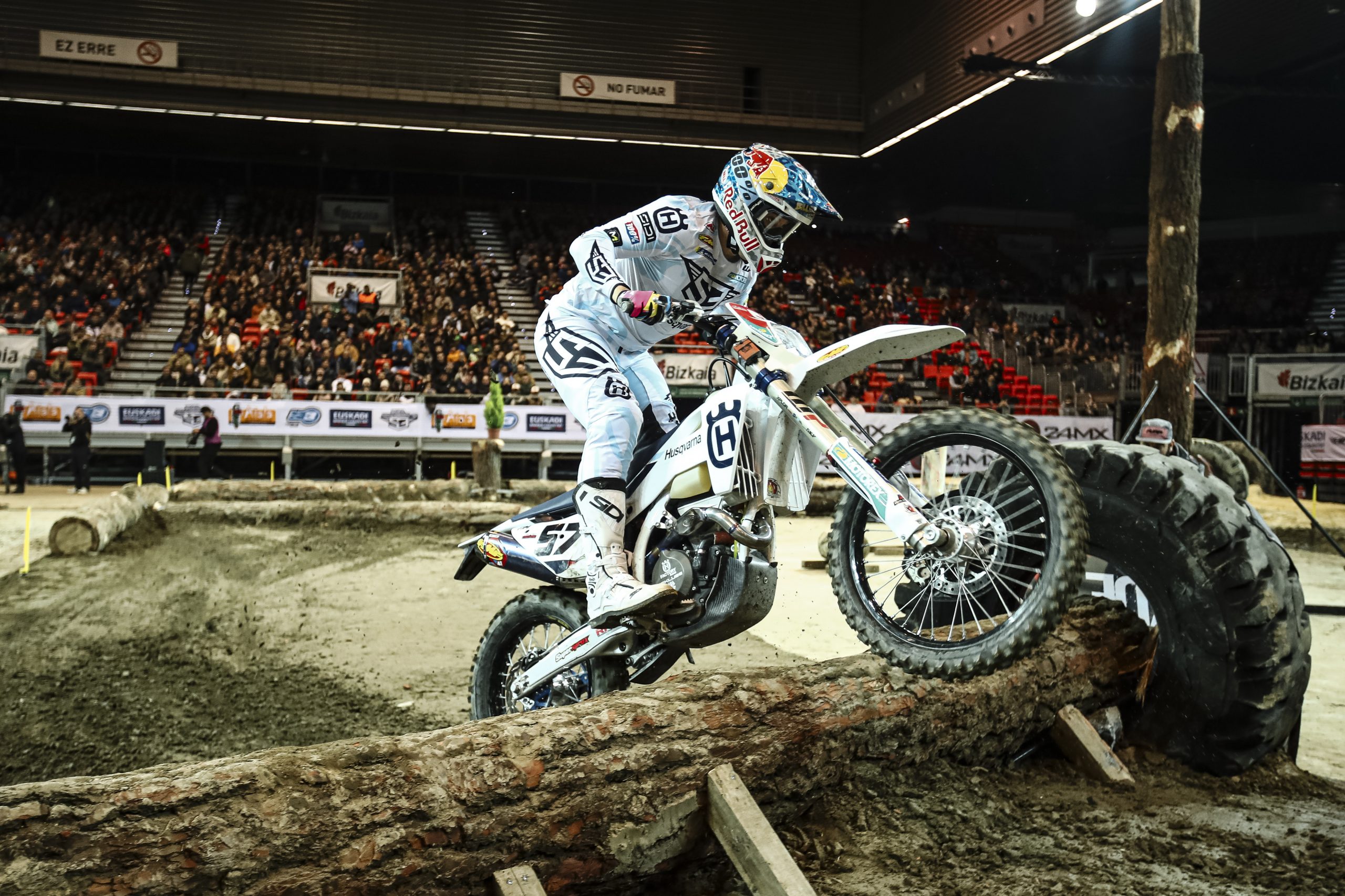 Bolt continues unbeaten run with SuperEnduro win in Bilbao