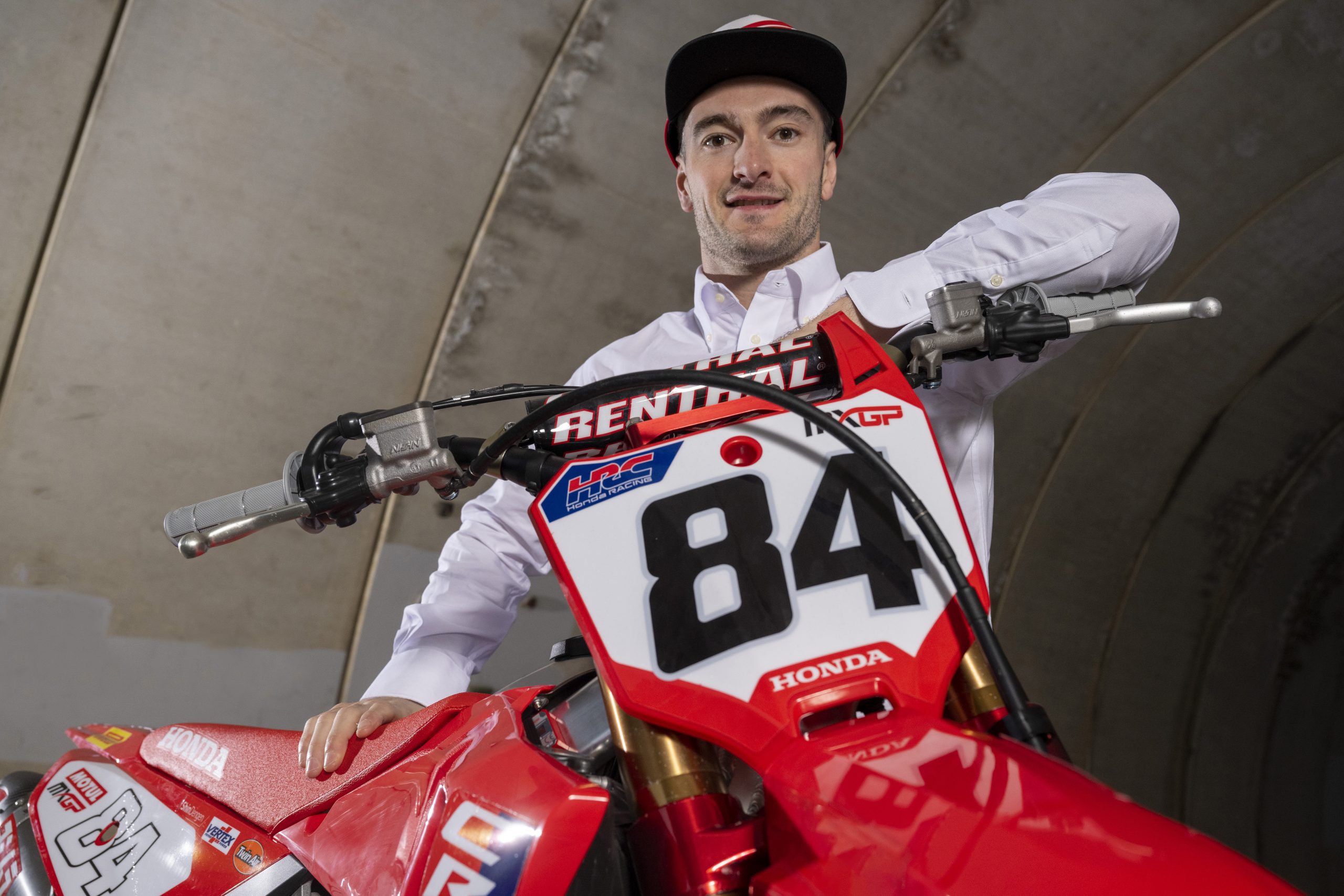 Herlings signs with Honda HRC