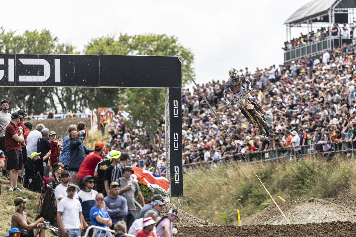 Laengenfelder brings home more silverware with 2nd place at packed MXGP British Grand Prix